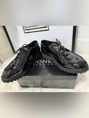 Jones New York Pristiee Black Patent Lug Sole Oxfords - Women's Size 10